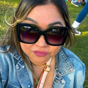 Meet your Posher, Rose